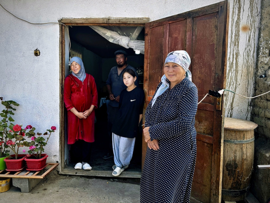 famiglia produzione yurte kirghizistan